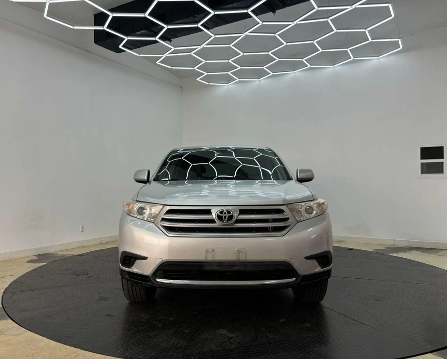 2013 Toyota Highlander - Image 9 of 18