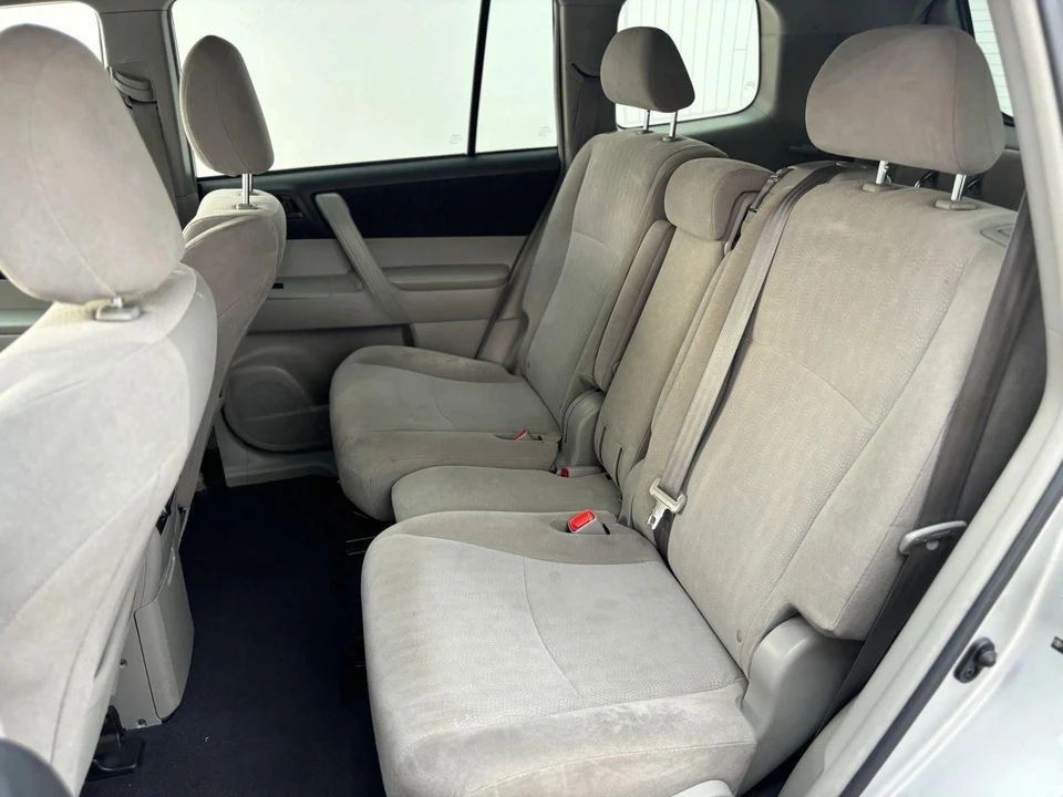 2013 Toyota Highlander - Image 11 of 18