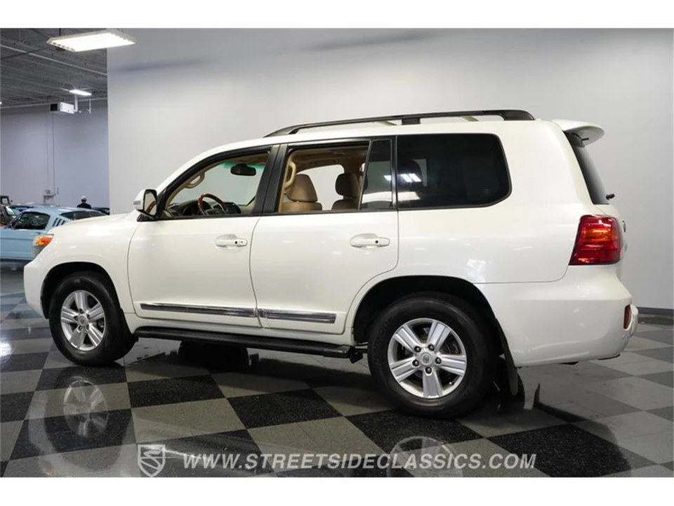 2013 Toyota J200 Land Cruiser - Image 7 of 31