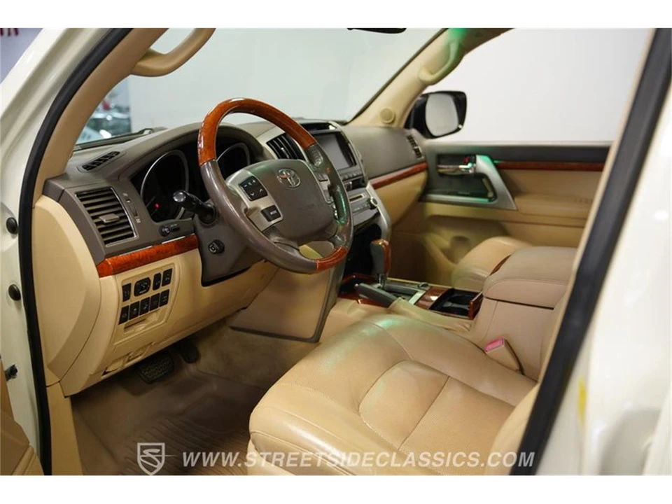 2013 Toyota J200 Land Cruiser - Image 2 of 31
