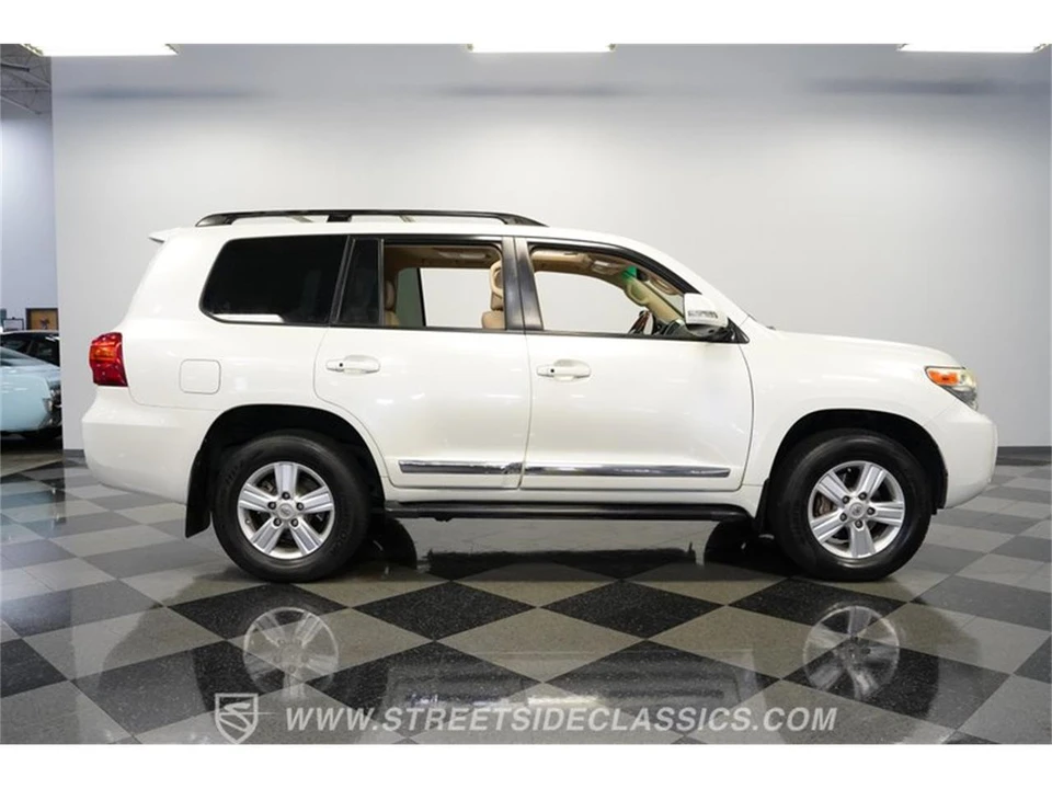 2013 Toyota J200 Land Cruiser - Image 13 of 31