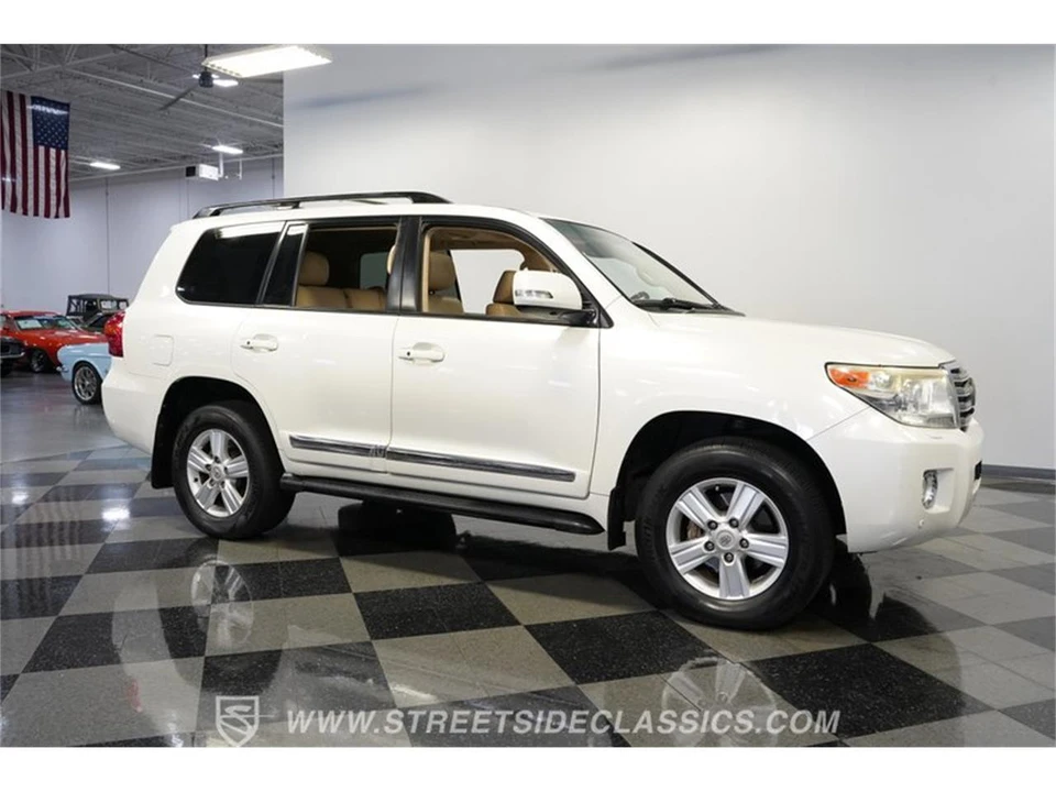 2013 Toyota J200 Land Cruiser - Image 14 of 31
