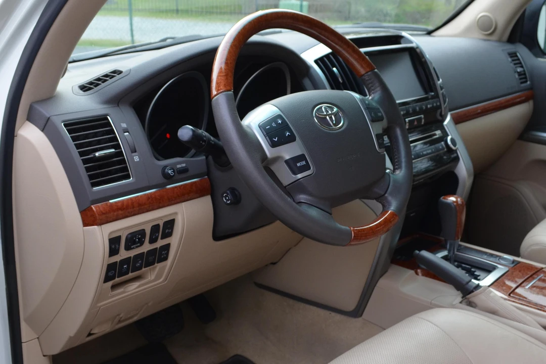 2013 Toyota J200 Land Cruiser - Image 16 of 19
