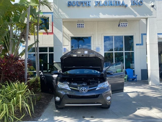 2013 Toyota RAV4 4th Gen - Image 17 of 21