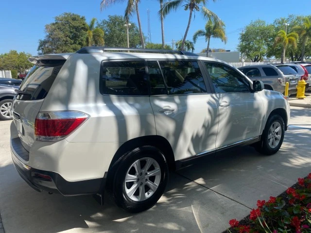 2013 Toyota Highlander - Image 8 of 21