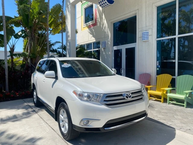 2013 Toyota Highlander - Image 2 of 21