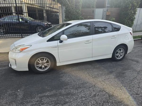 2013 Toyota Prius 3rd Gen - Image 2 of 9