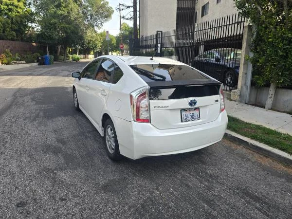 2013 Toyota Prius 3rd Gen - Image 3 of 9