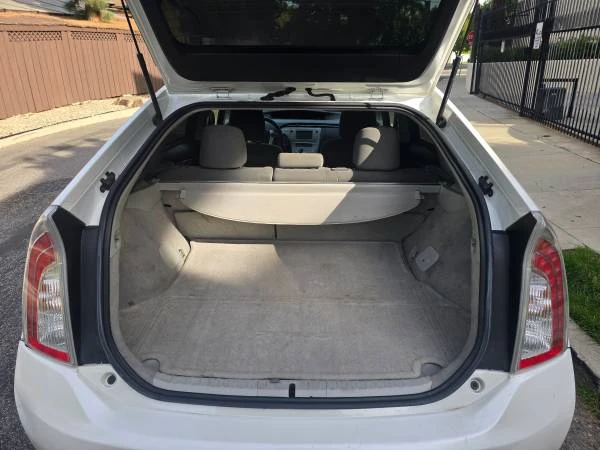 2013 Toyota Prius 3rd Gen - Image 6 of 9
