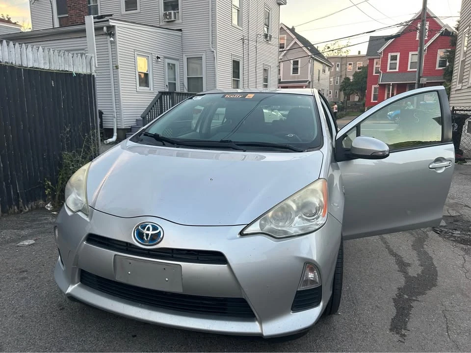 2013 Toyota Prius - Image 5 of 5