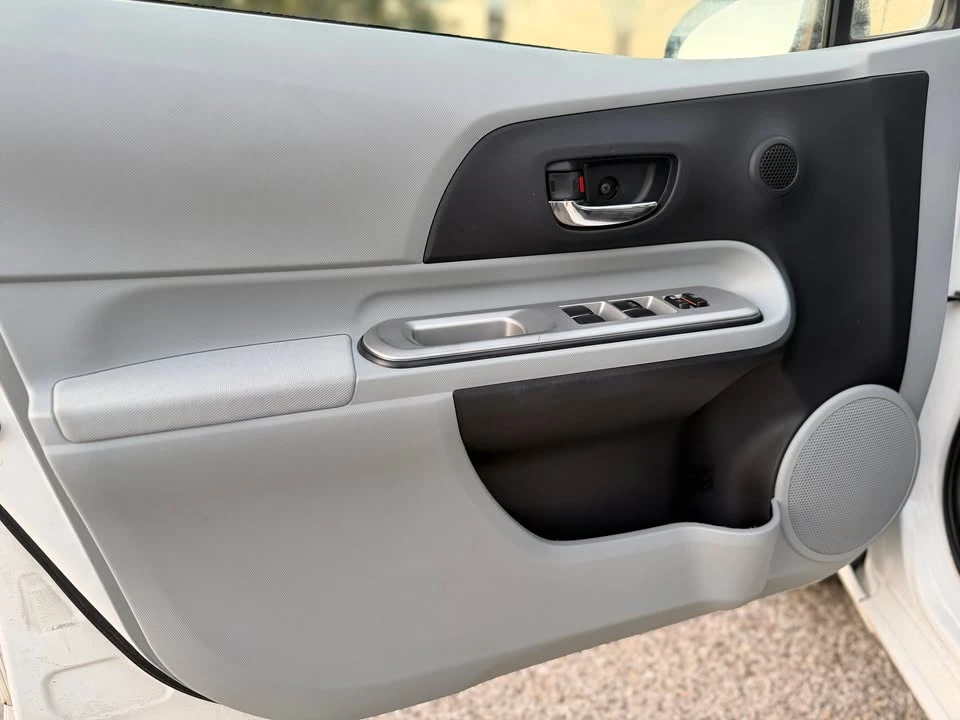 2013 Toyota Prius - Image 20 of 20