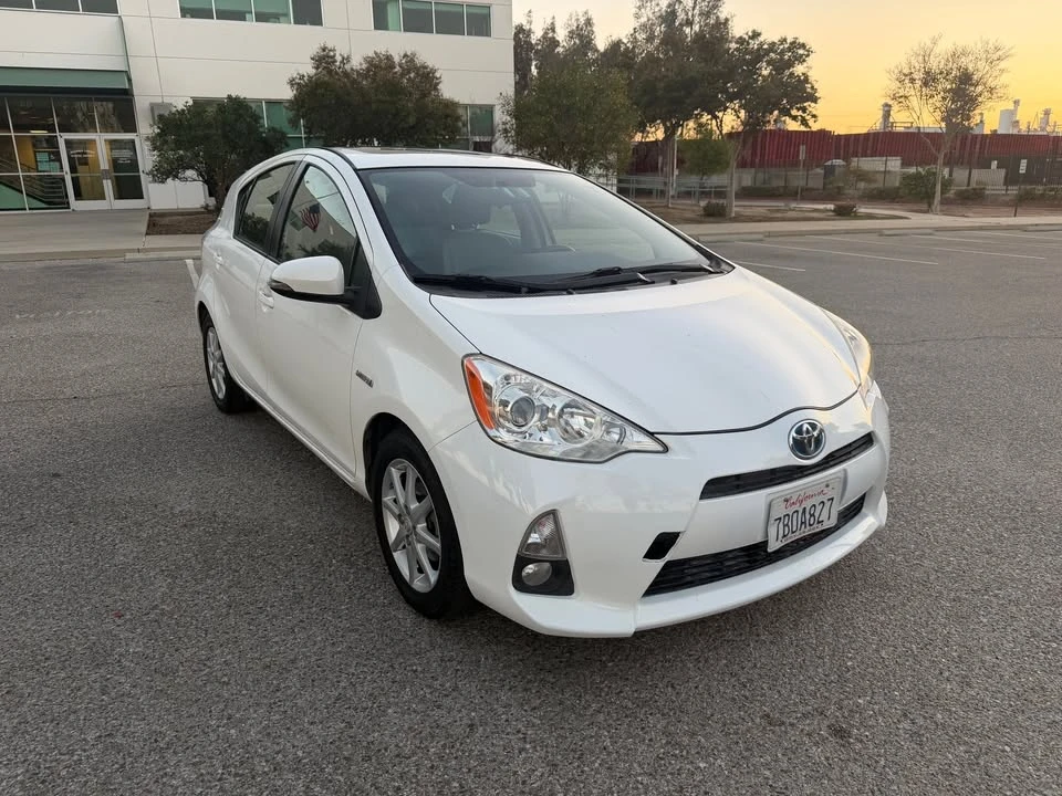 2013 Toyota Prius - Image 3 of 20