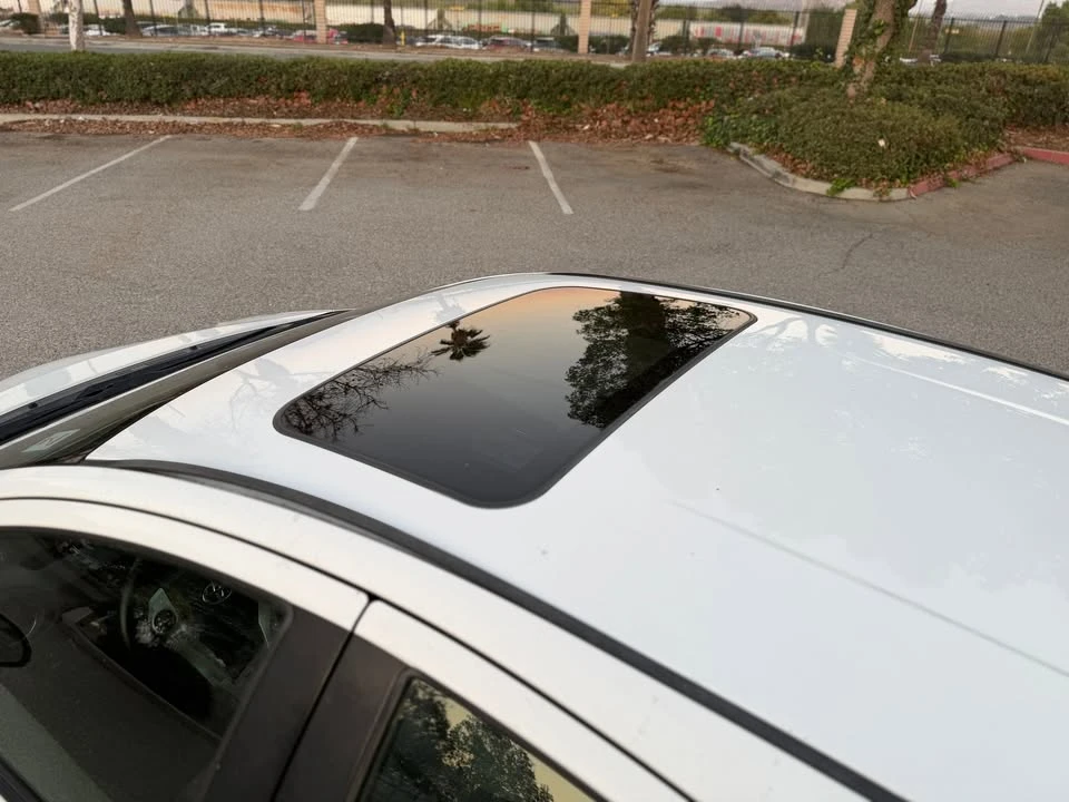 2013 Toyota Prius - Image 17 of 20