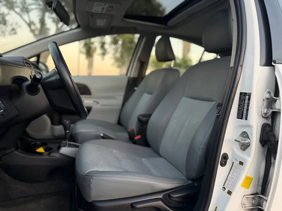 2013 Toyota Prius - Image 13 of 20