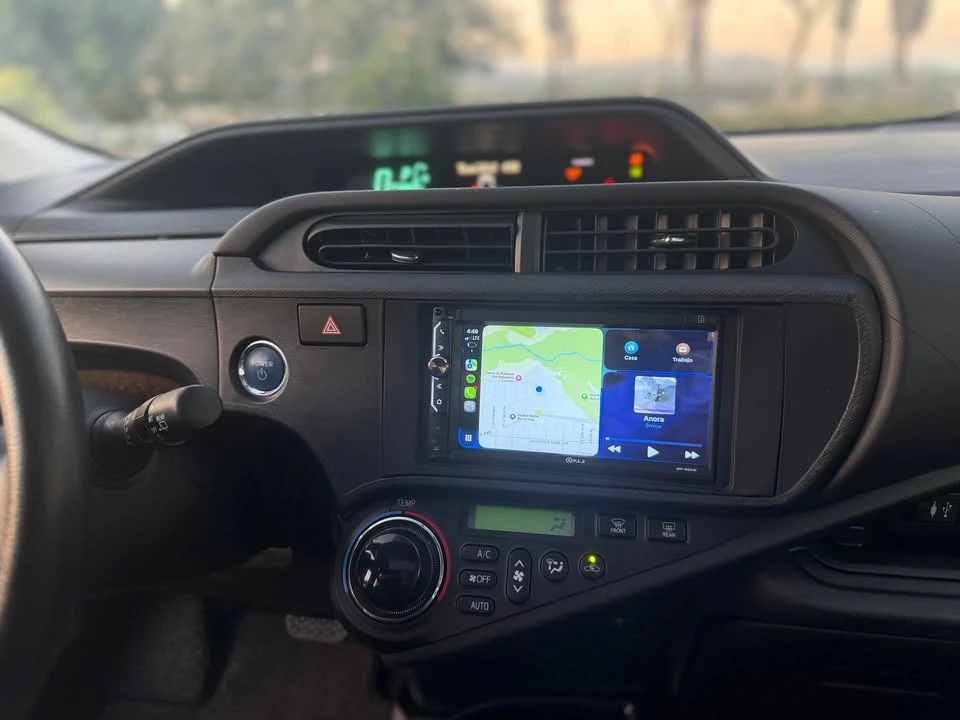 2013 Toyota Prius - Image 11 of 20