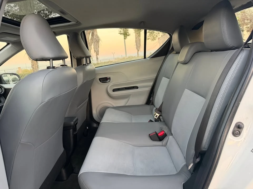 2013 Toyota Prius - Image 16 of 20
