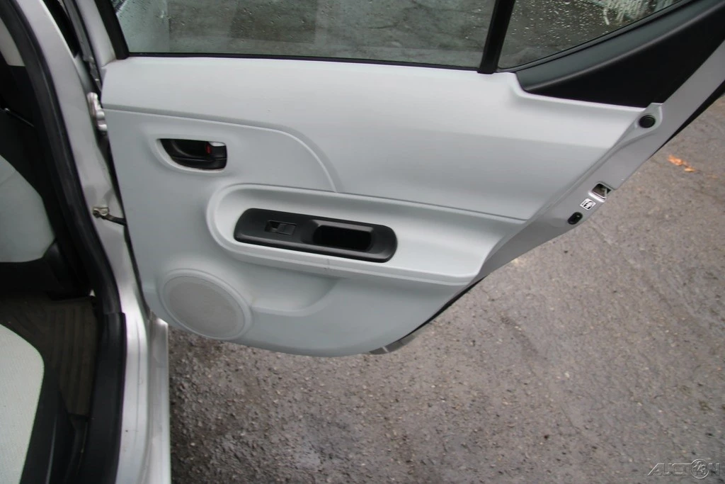 2013 Toyota Prius 3rd Gen - Image 21 of 21