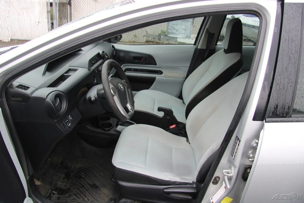2013 Toyota Prius 3rd Gen - Image 12 of 21