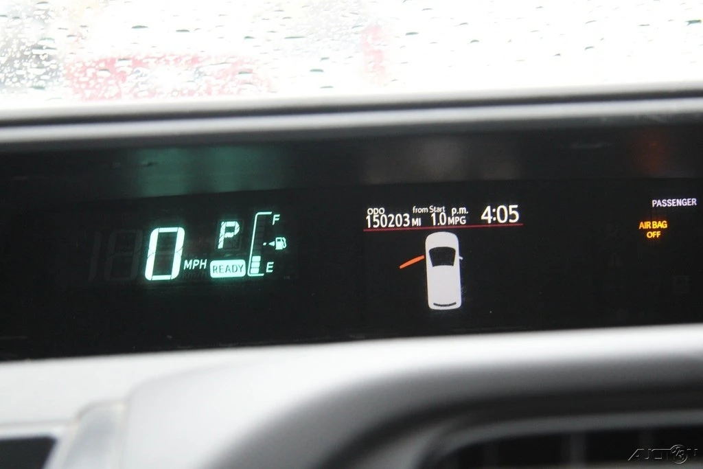 2013 Toyota Prius 3rd Gen - Image 14 of 21