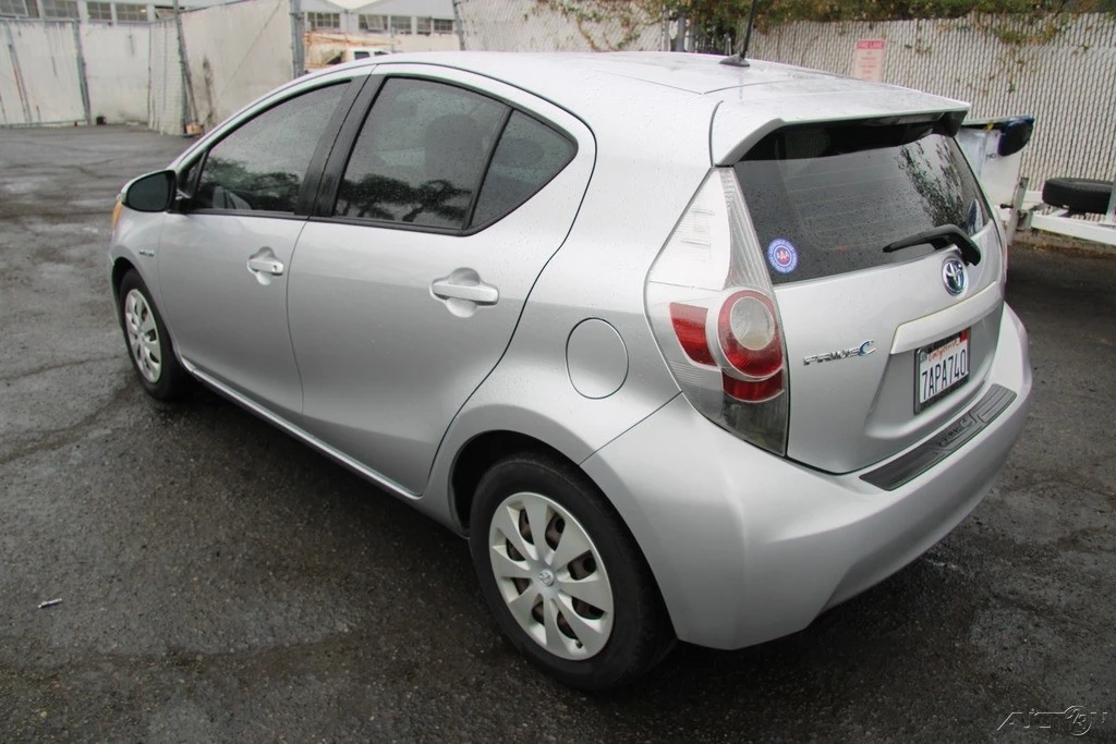 2013 Toyota Prius 3rd Gen - Image 4 of 21