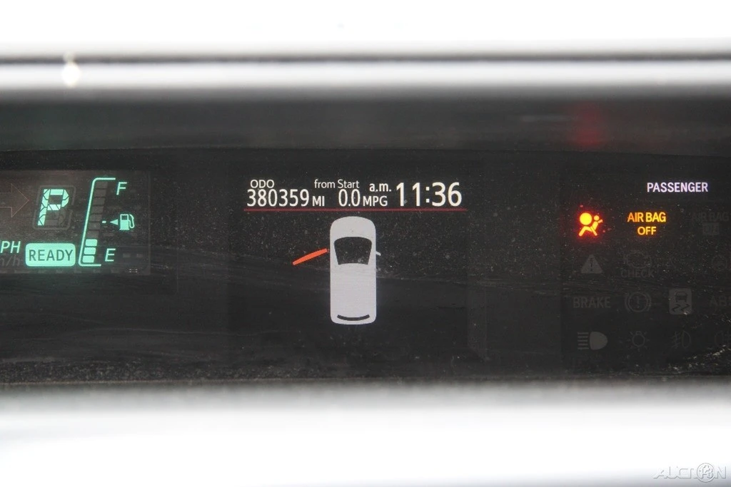 2013 Toyota Prius 3rd Gen - Image 16 of 21
