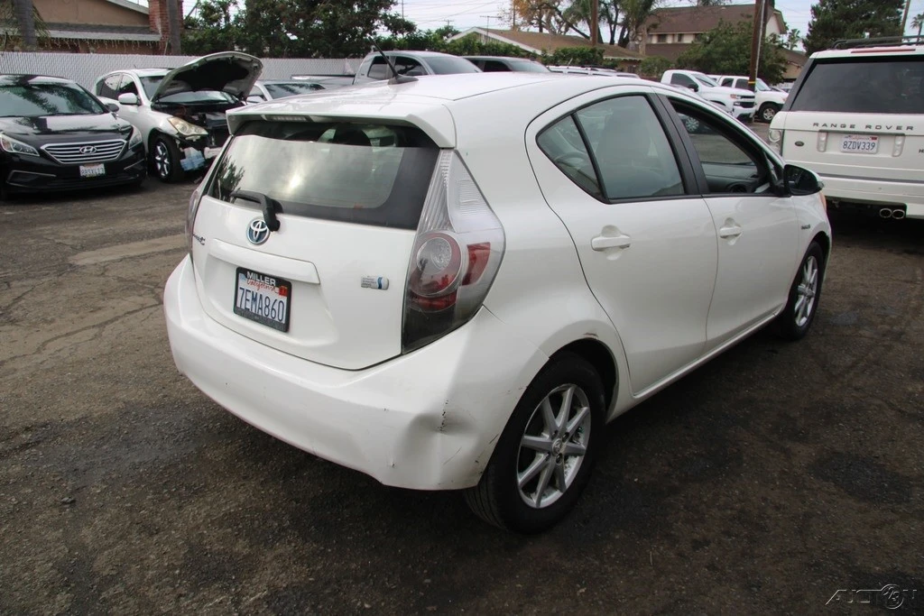 2013 Toyota Prius 3rd Gen - Image 6 of 21