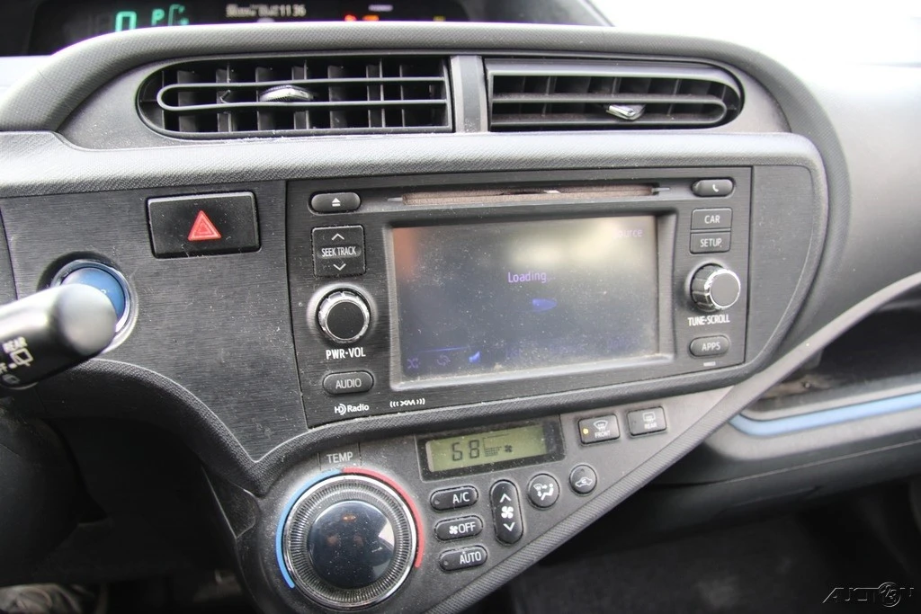 2013 Toyota Prius 3rd Gen - Image 18 of 21