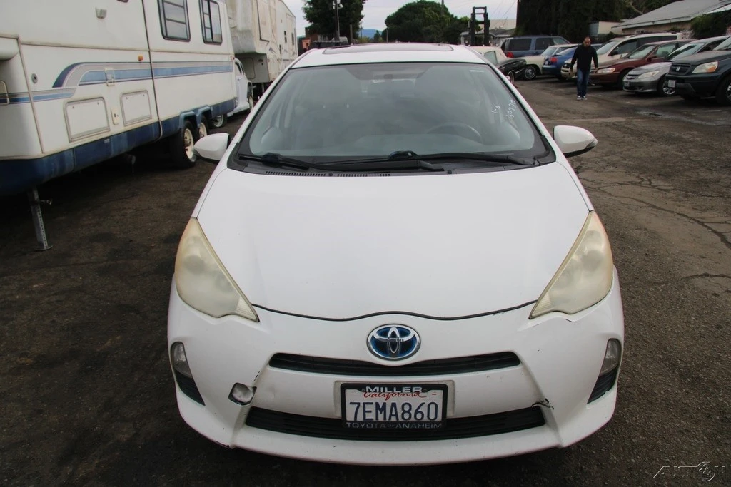 2013 Toyota Prius 3rd Gen - Image 9 of 21