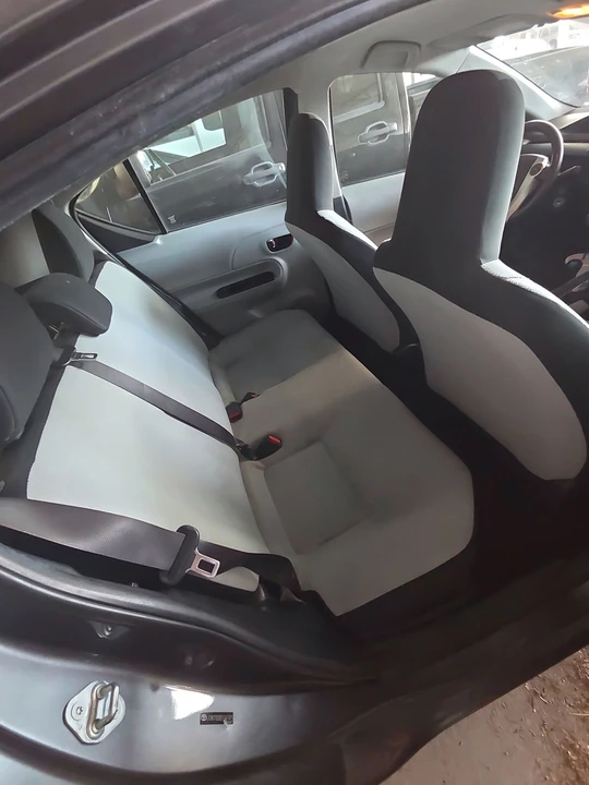 2013 Toyota Prius 3rd Gen - Image 5 of 9