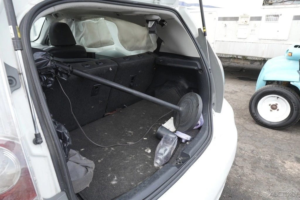 2013 Toyota Prius 3rd Gen - Image 19 of 21