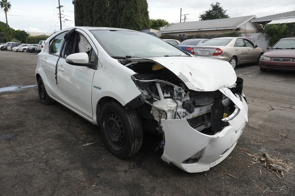 2013 Toyota Prius 3rd Gen - Image 9 of 21