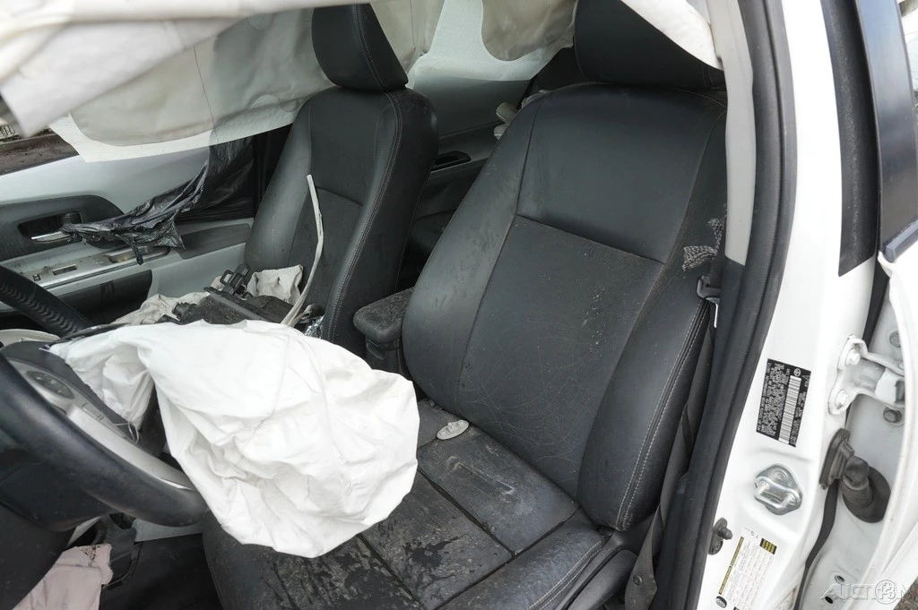 2013 Toyota Prius 3rd Gen - Image 13 of 21