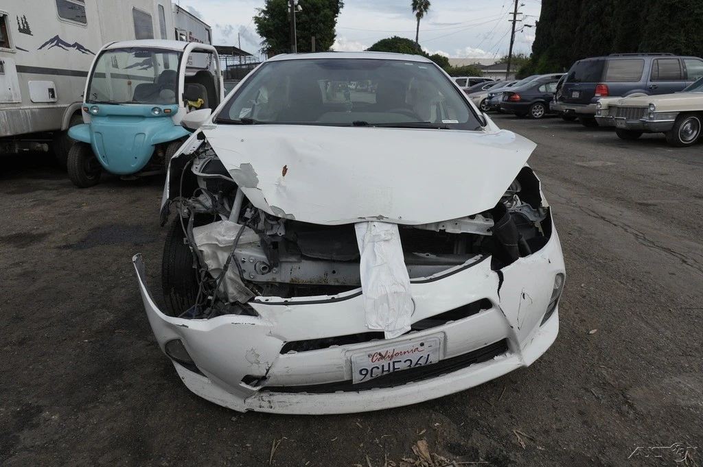 2013 Toyota Prius 3rd Gen - Image 10 of 21