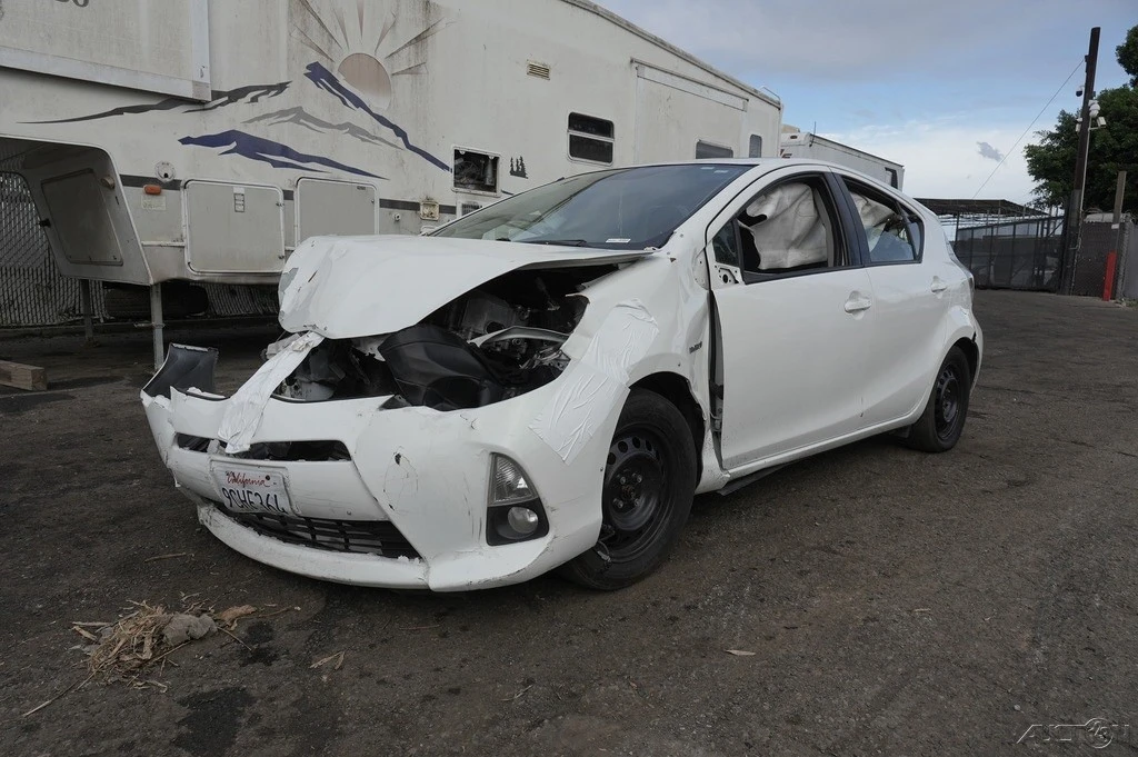 2013 Toyota Prius 3rd Gen - Image 11 of 21