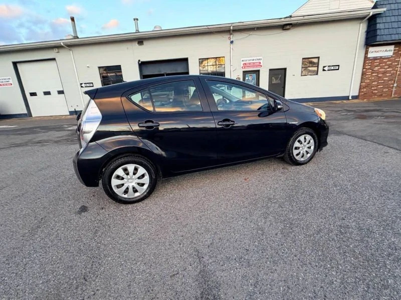 2013 Toyota Prius 3rd Gen - Image 11 of 12