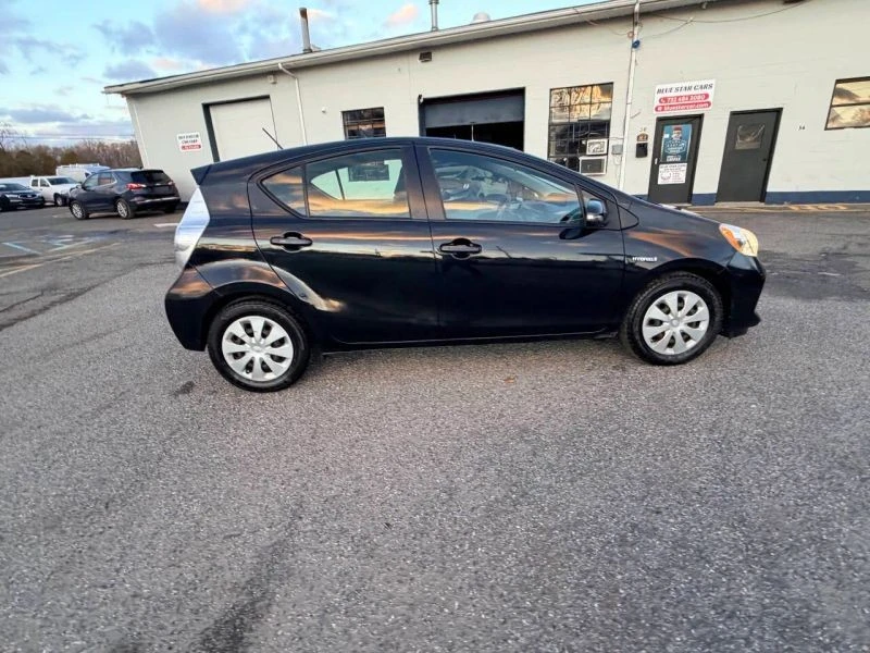 2013 Toyota Prius 3rd Gen - Image 10 of 12