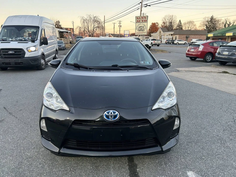 2013 Toyota Prius 3rd Gen - Image 3 of 21