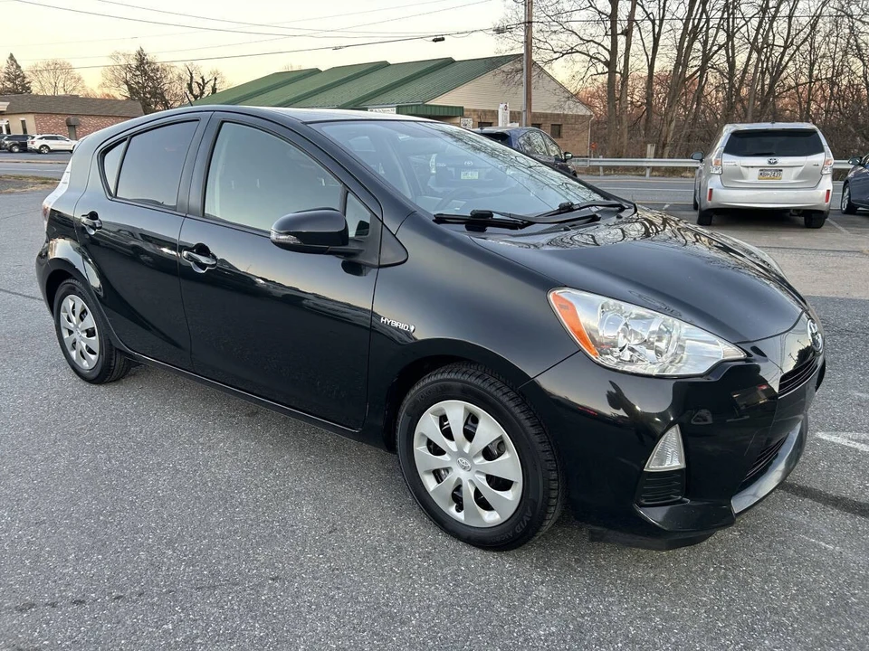 2013 Toyota Prius 3rd Gen - Image 2 of 21