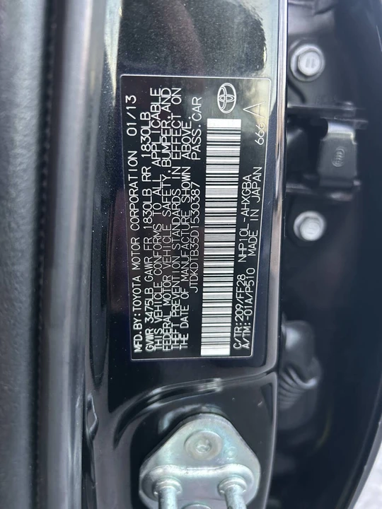 2013 Toyota Prius 3rd Gen - Image 10 of 21