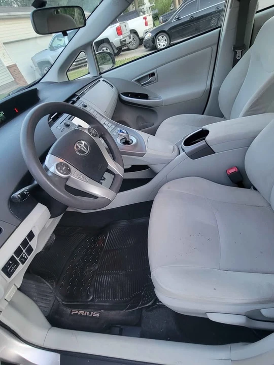 2013 Toyota Prius 3rd Gen - Image 6 of 20