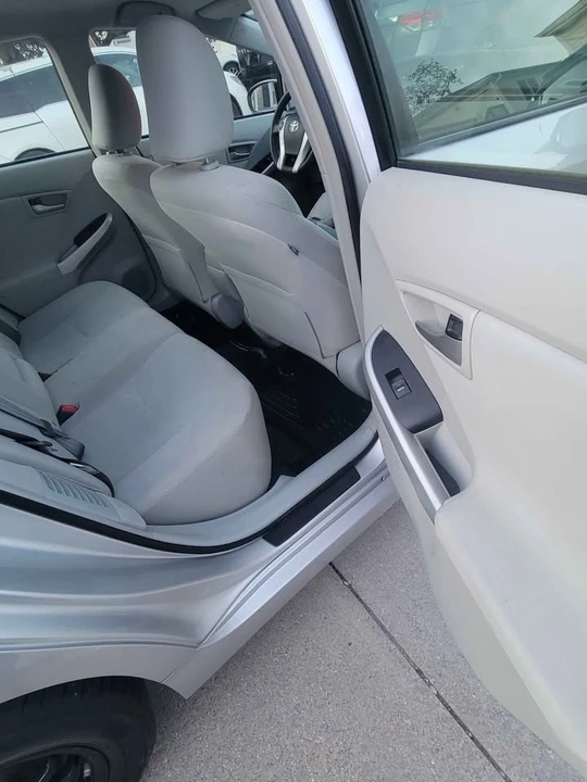 2013 Toyota Prius 3rd Gen - Image 10 of 20
