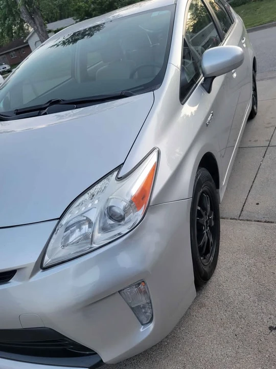 2013 Toyota Prius 3rd Gen - Image 2 of 20