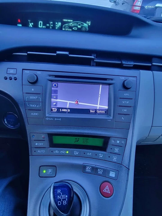 2013 Toyota Prius 3rd Gen - Image 16 of 20