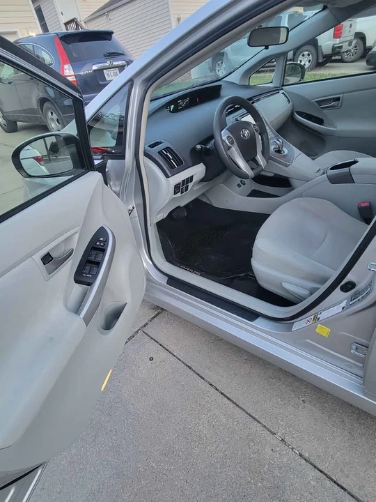 2013 Toyota Prius 3rd Gen - Image 5 of 20