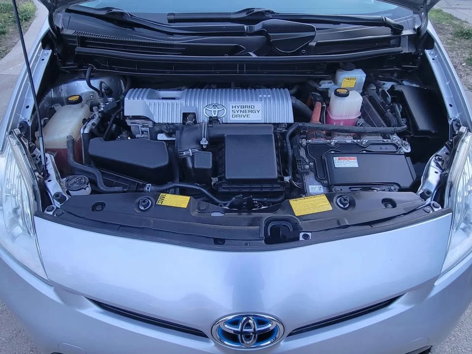 2013 Toyota Prius 3rd Gen - Image 18 of 20