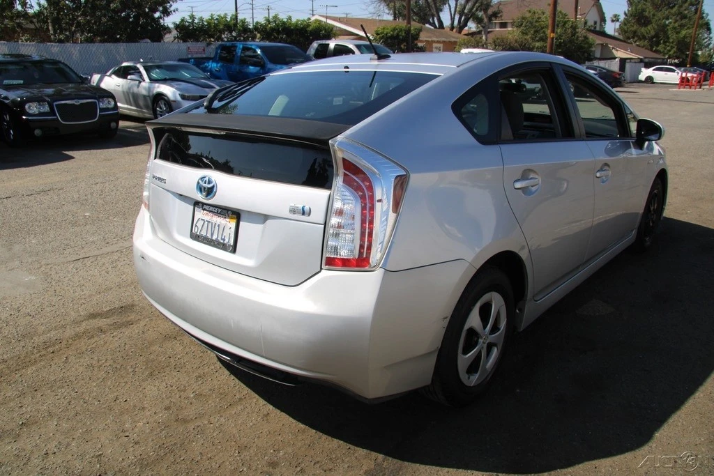 2013 Toyota Prius 3rd Gen - Image 7 of 21