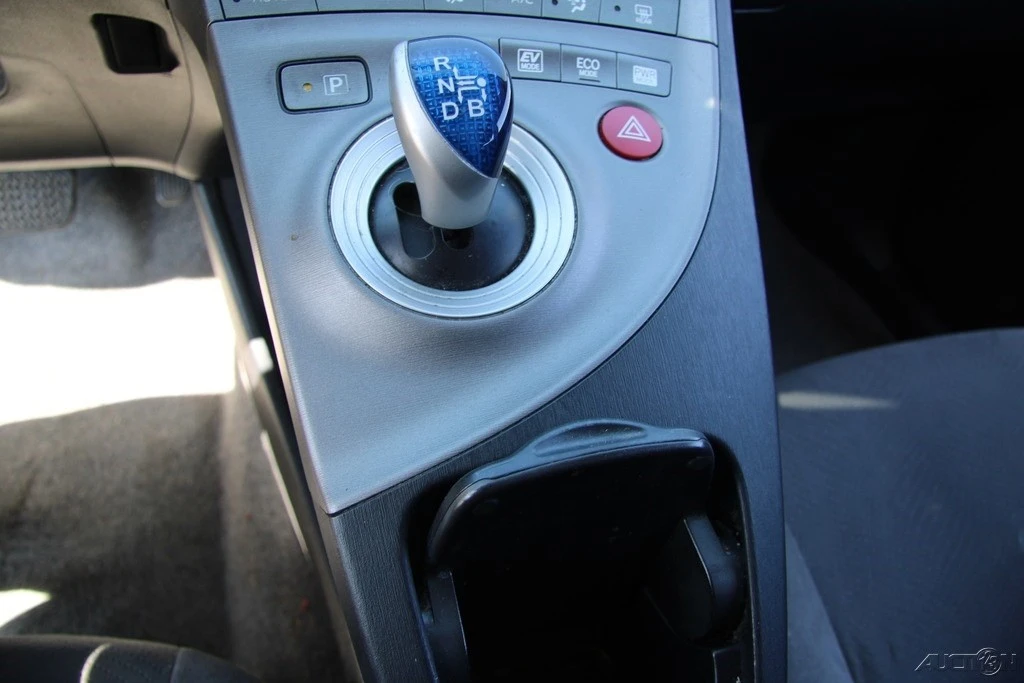 2013 Toyota Prius 3rd Gen - Image 20 of 21