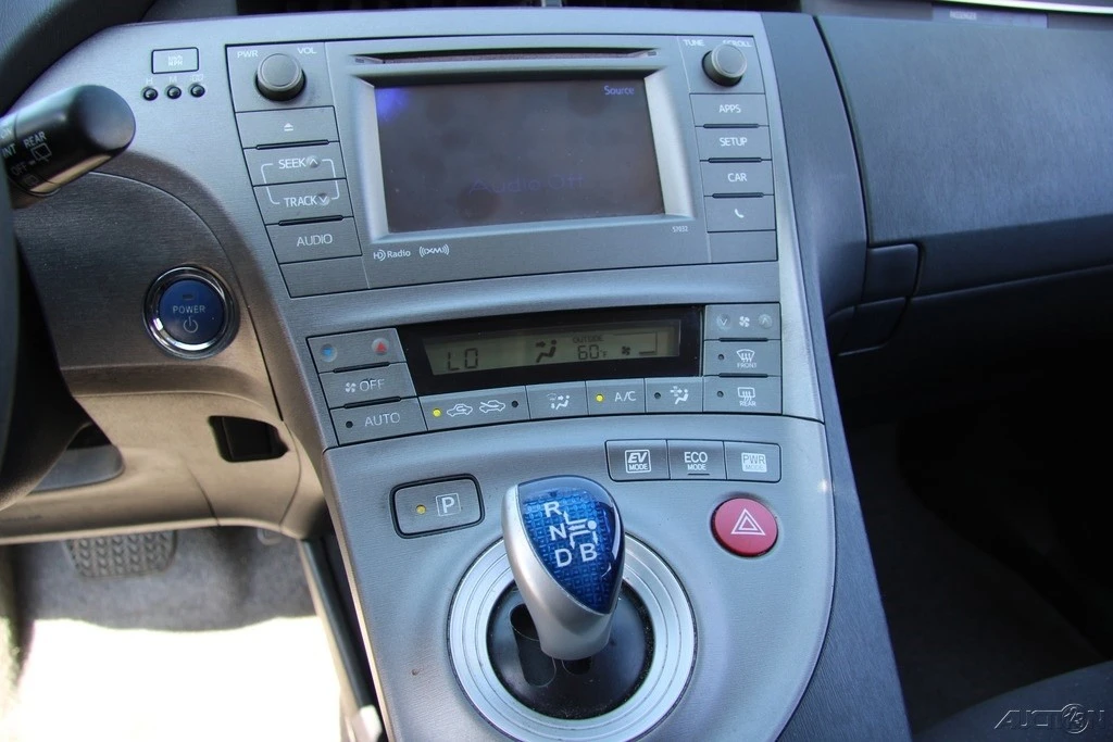 2013 Toyota Prius 3rd Gen - Image 19 of 21