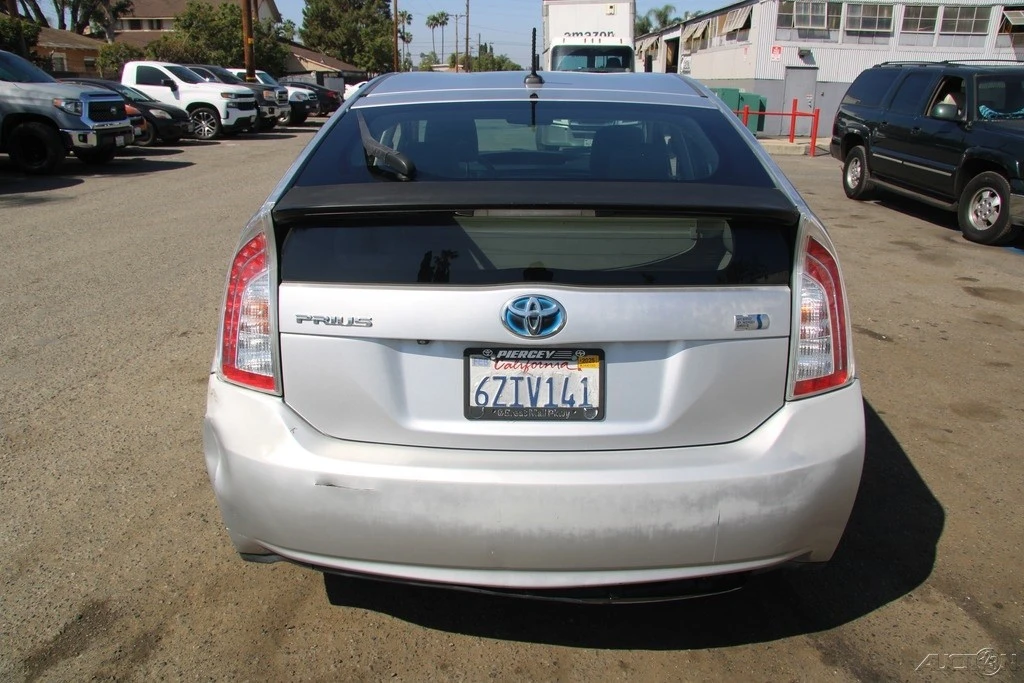 2013 Toyota Prius 3rd Gen - Image 6 of 21