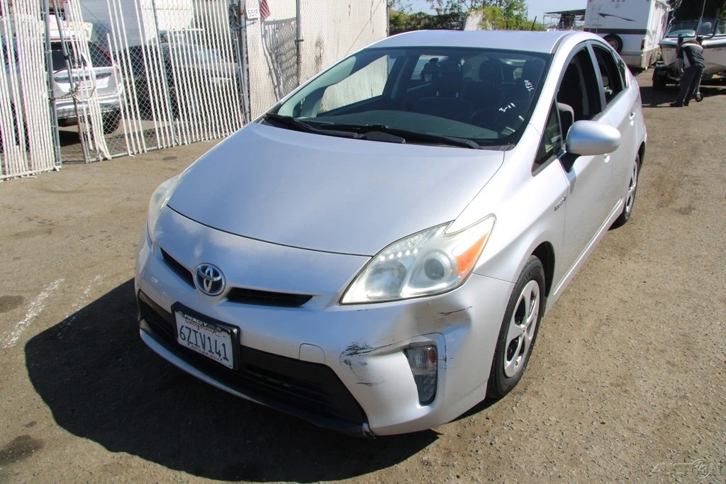 2013 Toyota Prius 3rd Gen - Image 2 of 21